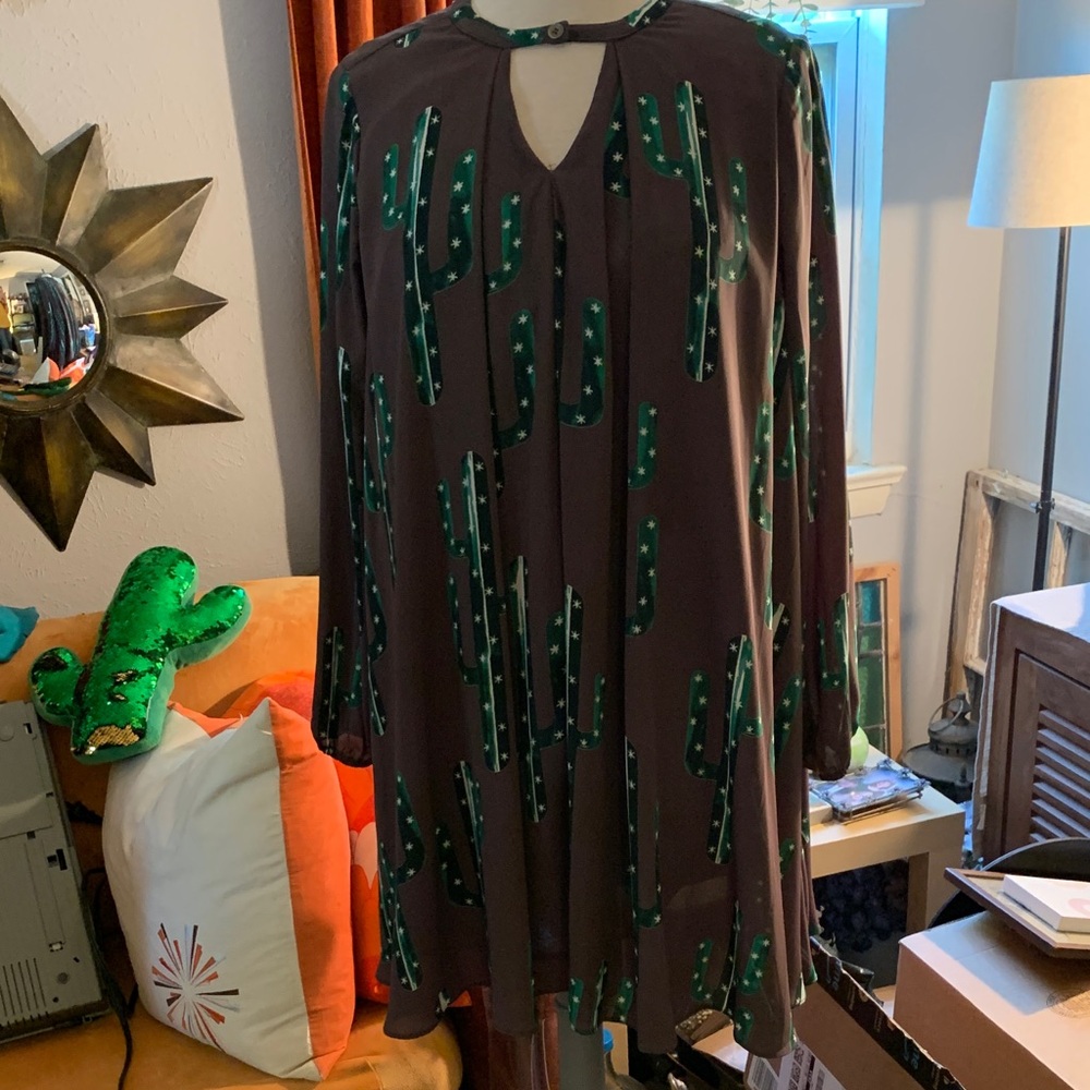 Izzy & Lola Green and White Cactus Patterned Brown Swing Dress